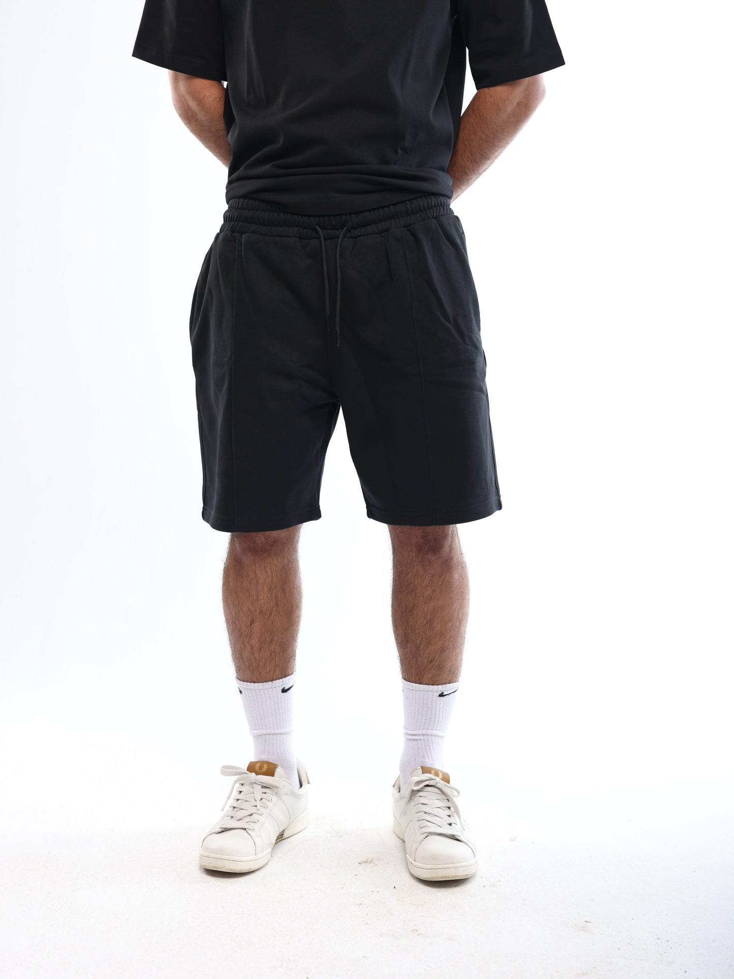 ESSENTIAL SHORTS - BLACK