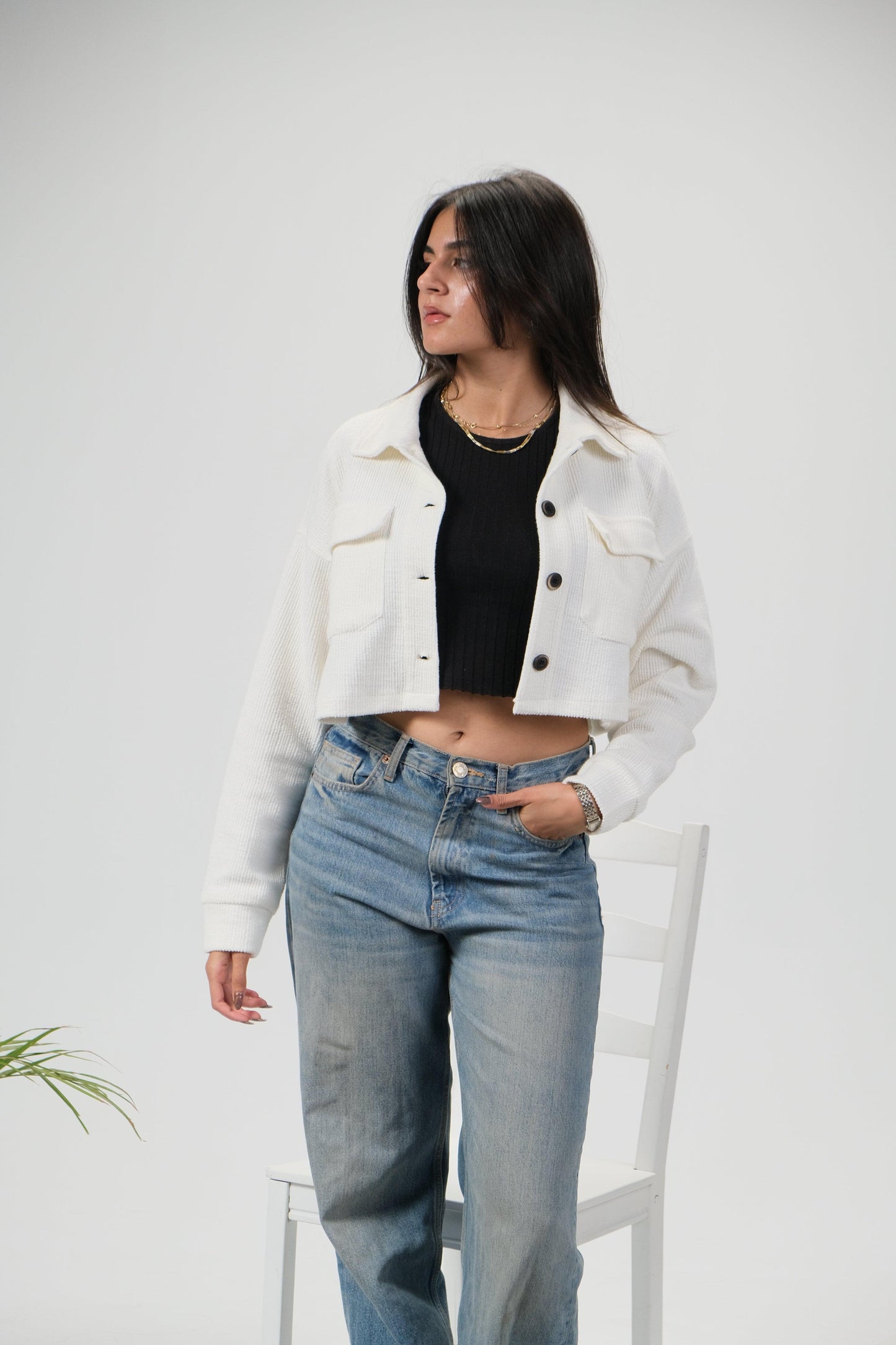 Cropped White Buttoned Jacket