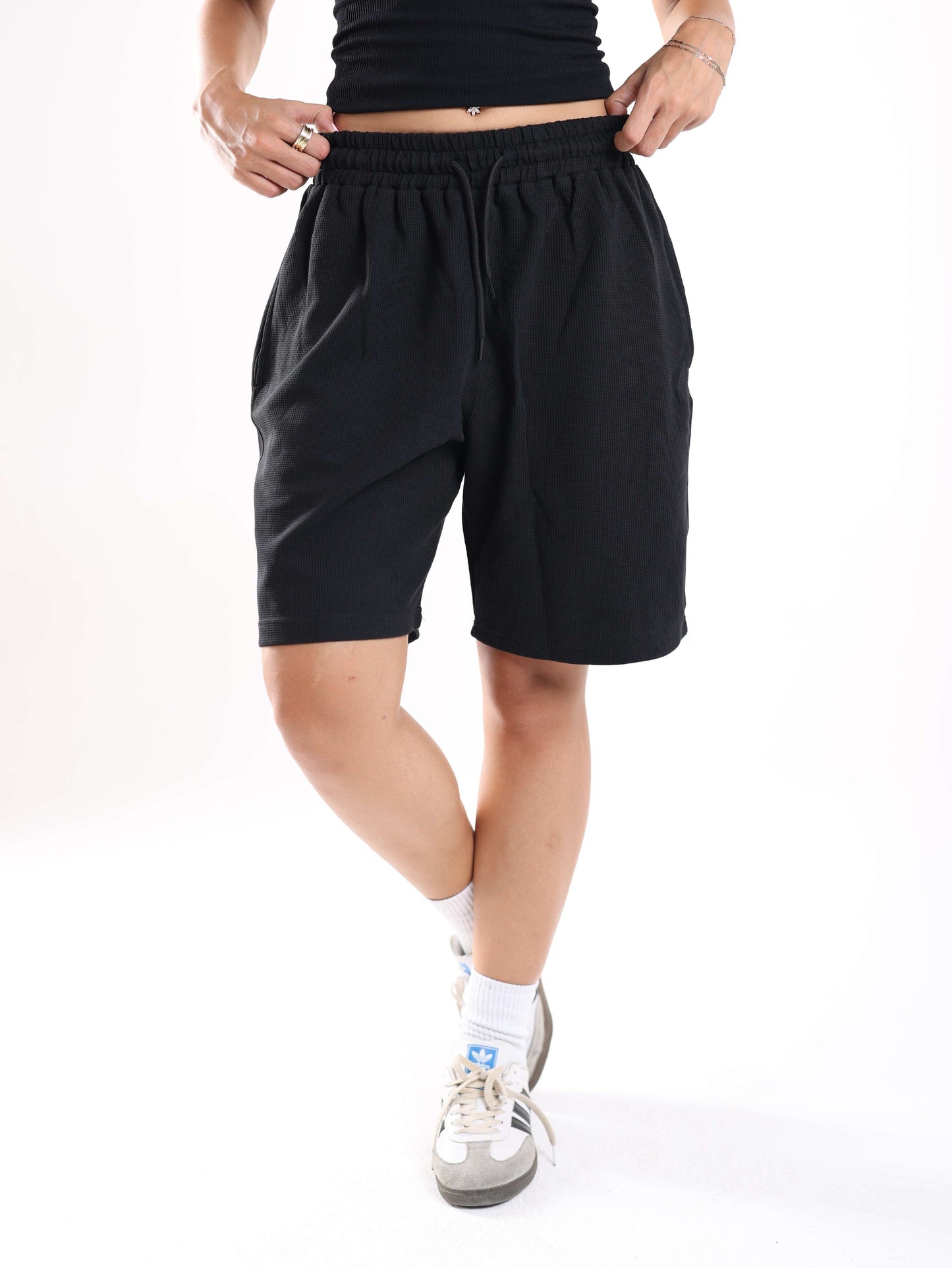 TEXTURED SHORTS - BLACK