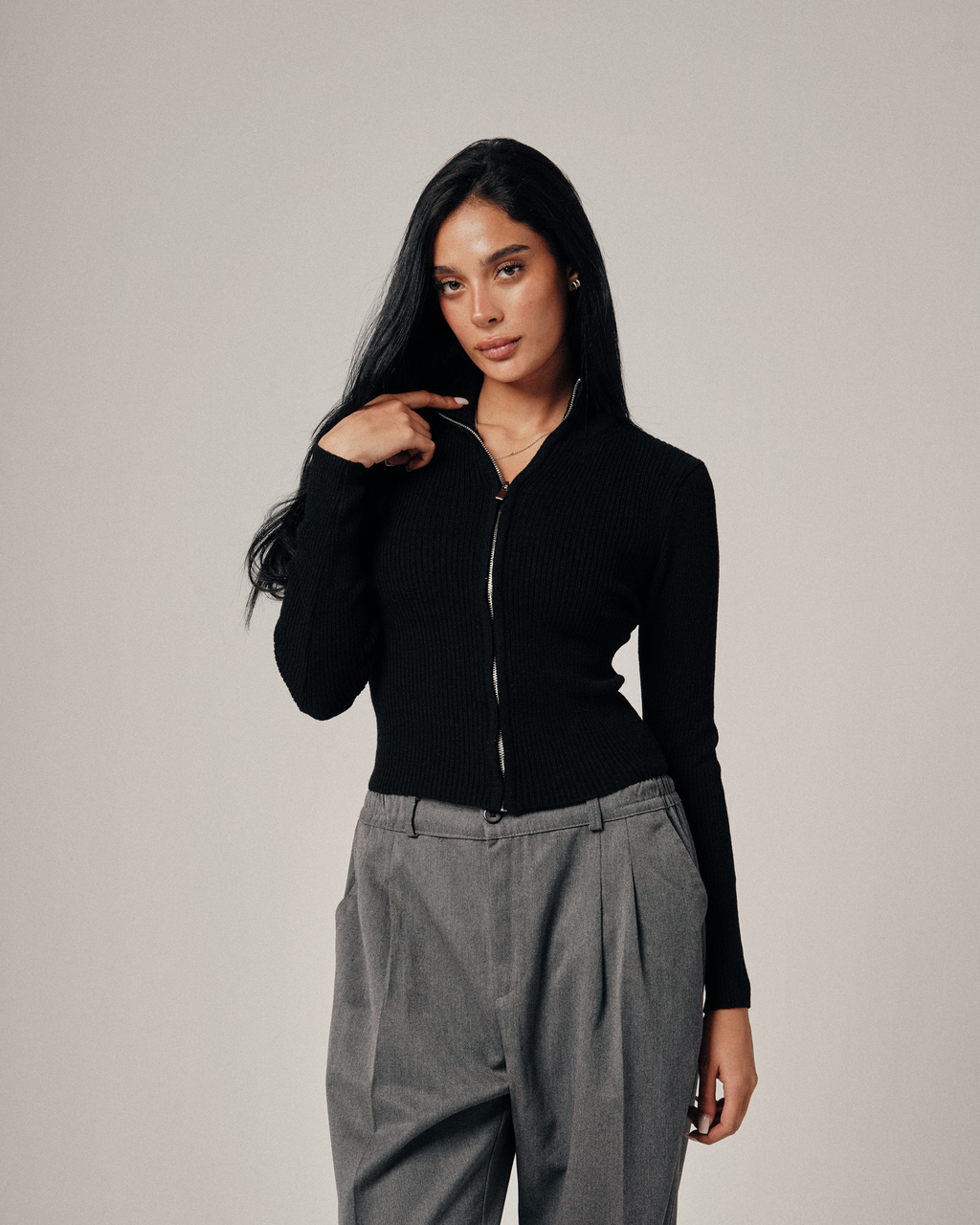 KNIT ZIP-UP CARDIGAN - BLACK