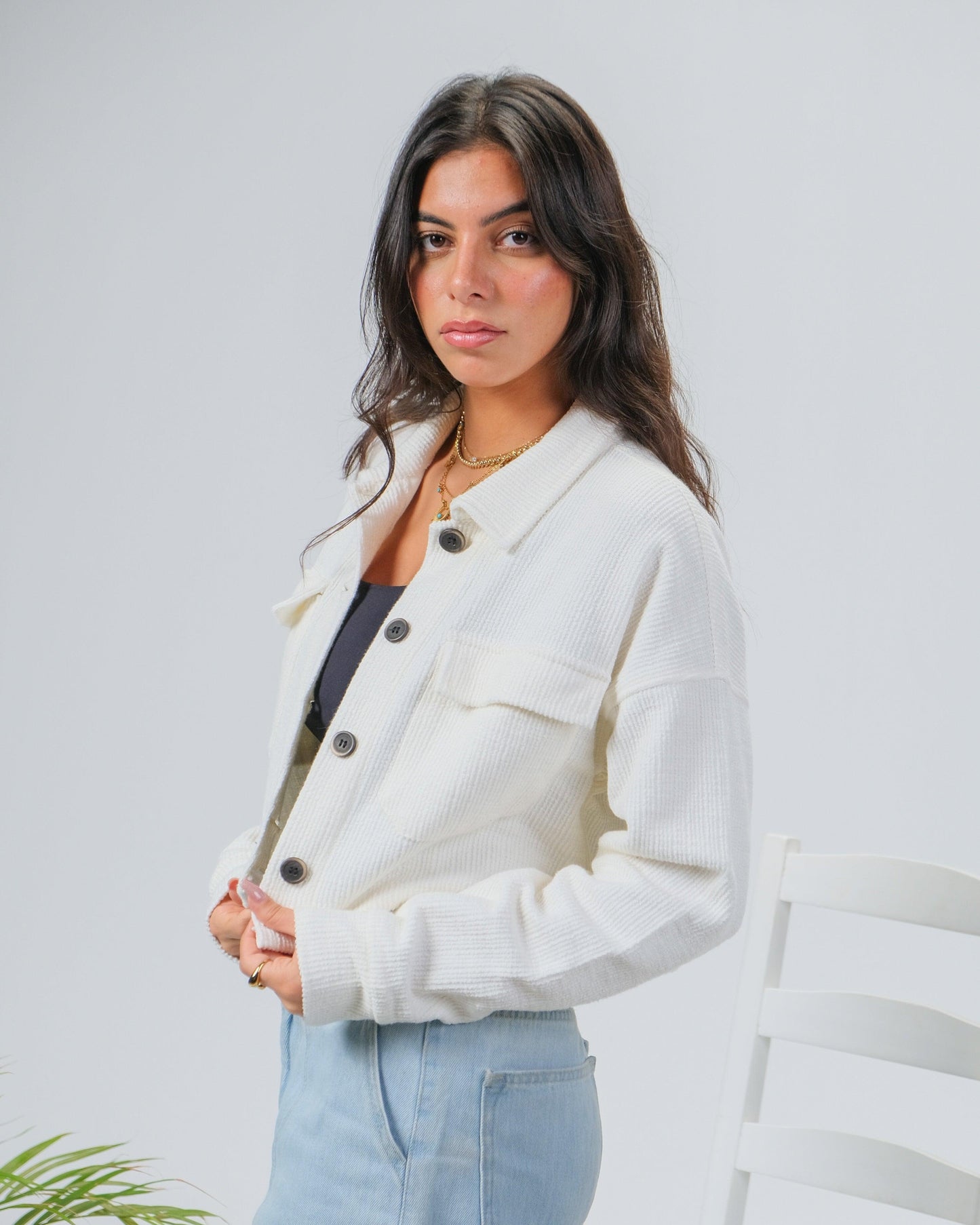 Cropped White Buttoned Jacket