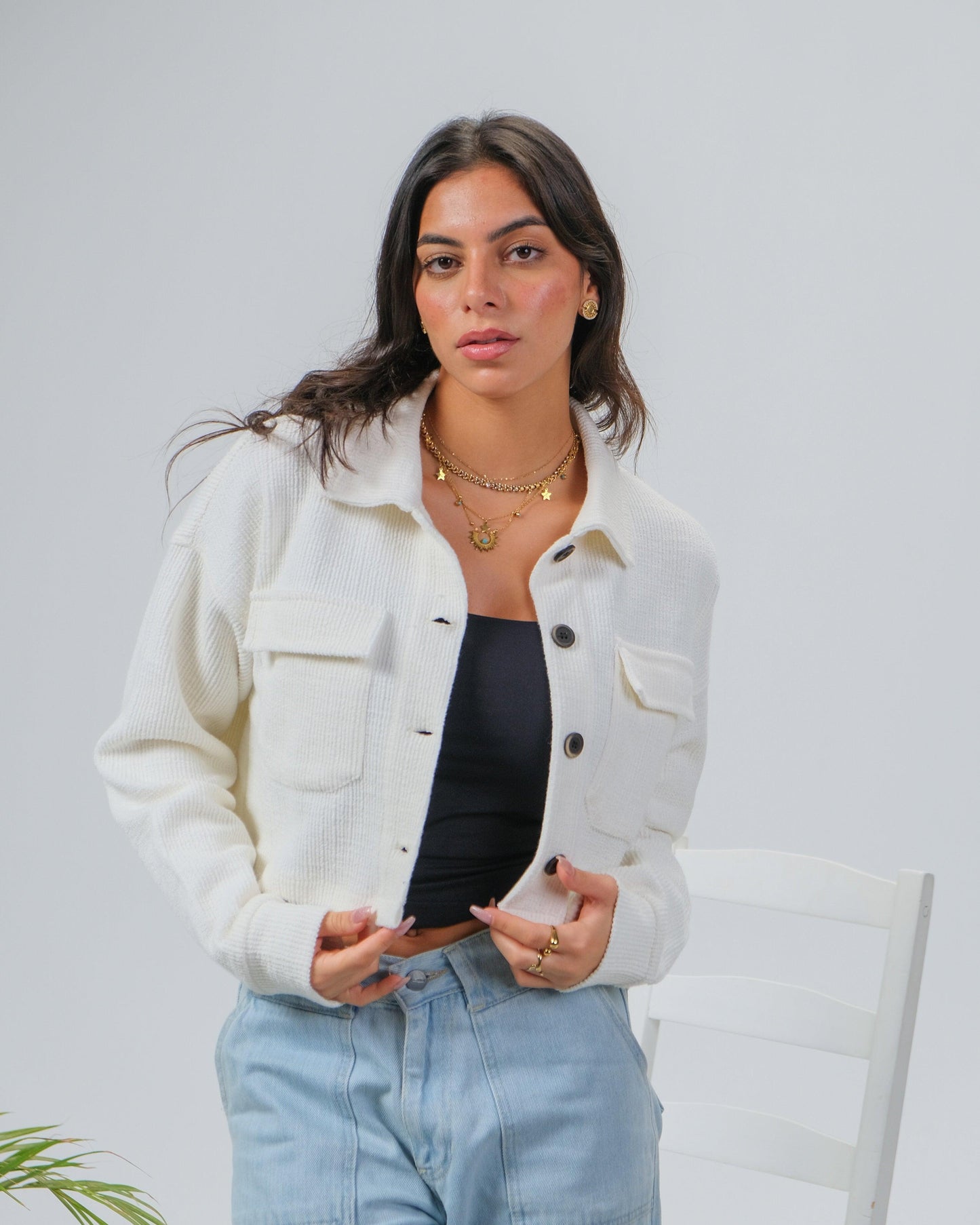 Cropped White Buttoned Jacket